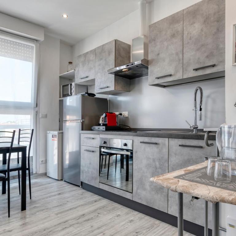 Front Station Apartment by DiffeRent - Studio - 24