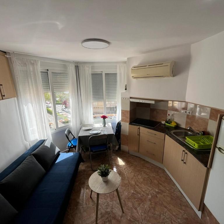 Platja de la Pineda Studio - Two-Bedroom Apartment - 4
