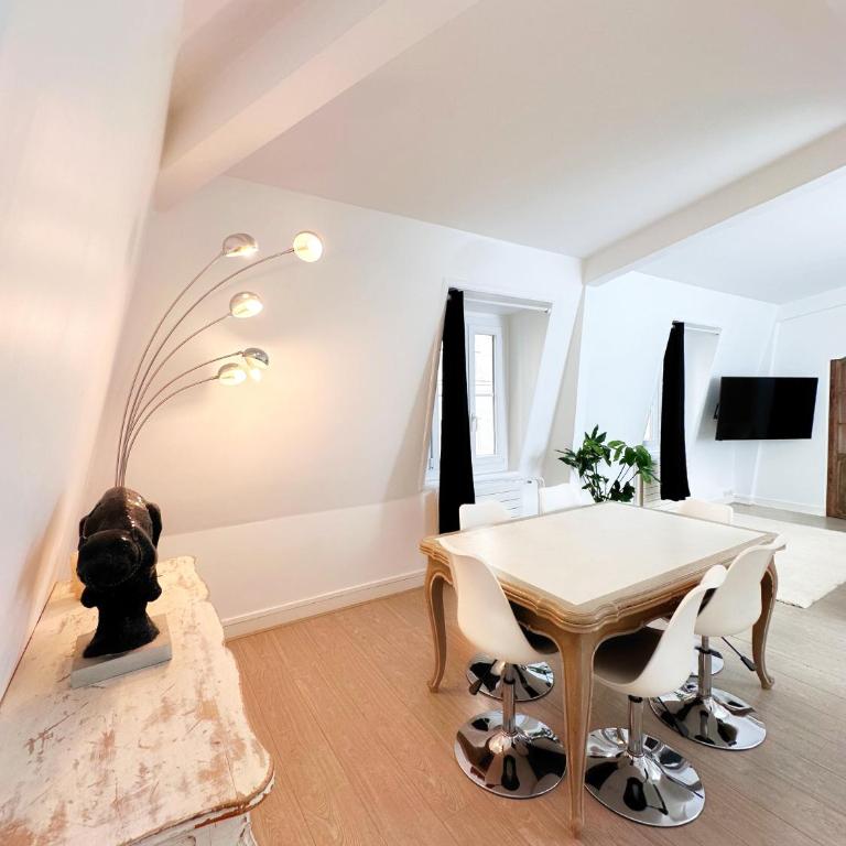 Quai de Seine Tour Eiffel Trocadéro - Appartement avec Vue et Balcon - 12