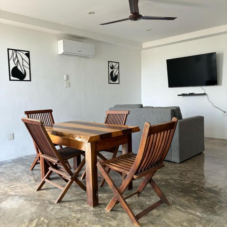 Live the Beach Life Luxury, Location and Total Comfort - One-Bedroom Deluxe Apartment - 21