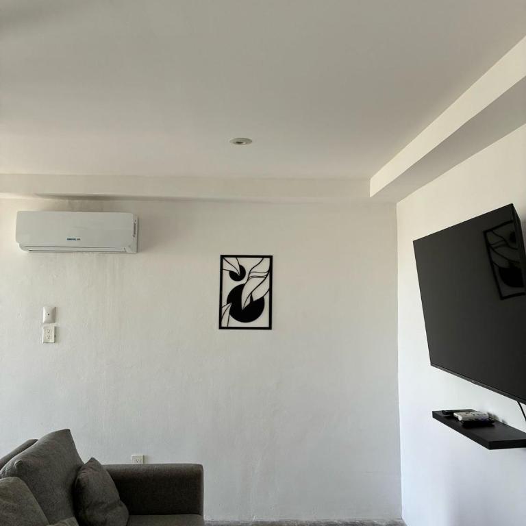 Live the Beach Life Luxury, Location and Total Comfort - One-Bedroom Deluxe Apartment - 25
