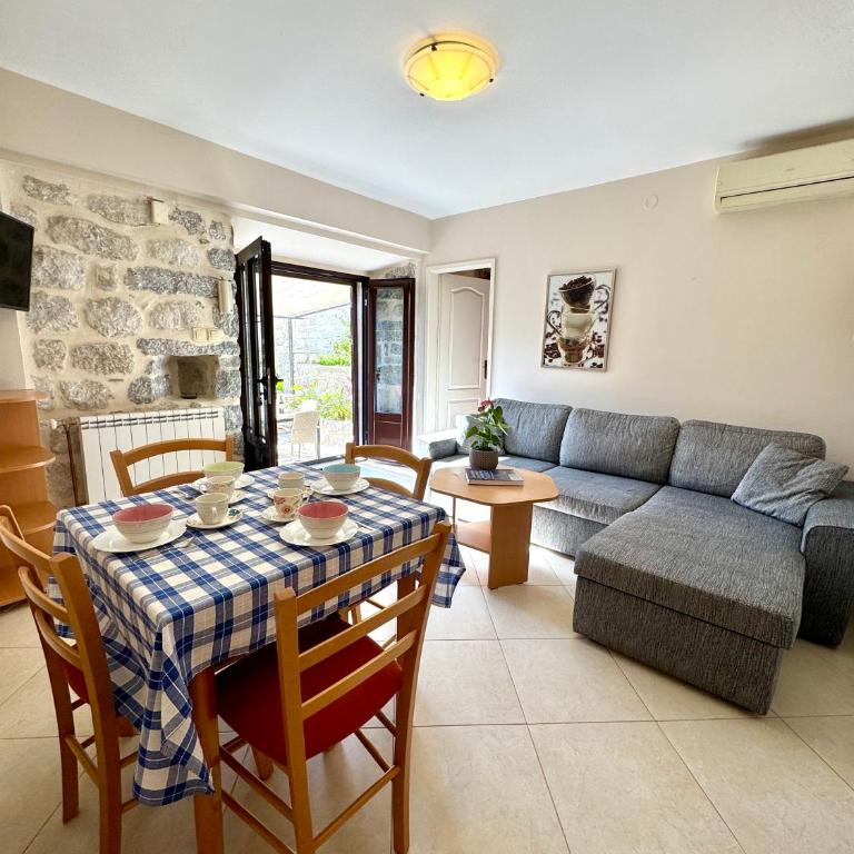 Apartments Radonicic - Two-Bedroom Apartment - 11