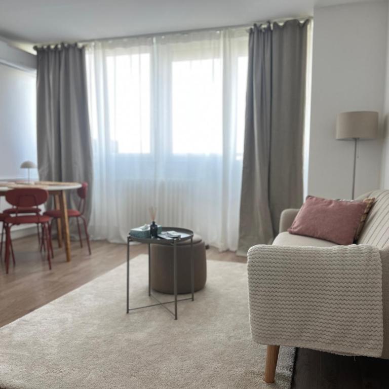 Sassy - Two-Bedroom Apartment - 3