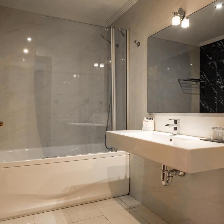 Indiana Boutique Hotel - Chambre Double avec Accès au Jardin - 7