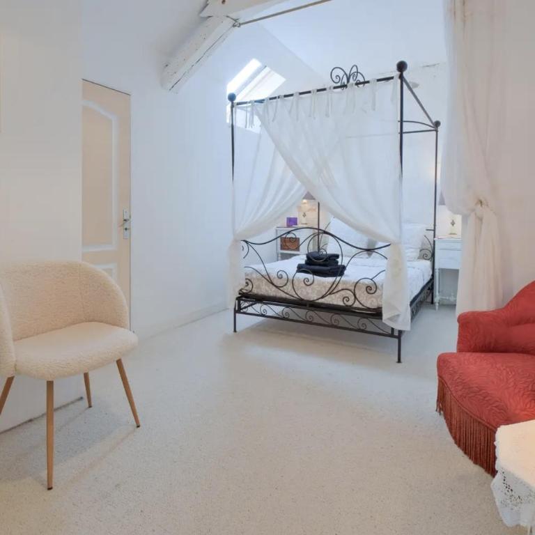 La Maison B - L'auberge autonome au charme vintage - Chambre Double avec Salle de Bains Commune - 2
