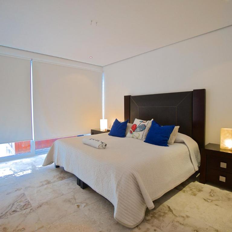 The Elements Oceanfront & Beachside Condo Hotel - Three-Bedroom Apartment with Ocean View - Penthouse - 5