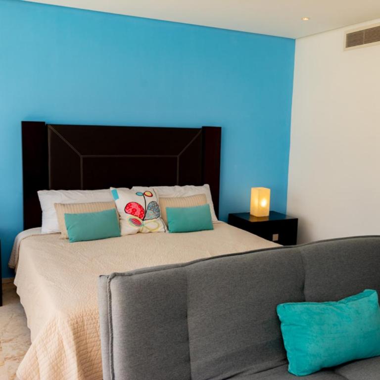 The Elements Oceanfront & Beachside Condo Hotel - Three-Bedroom Apartment with Ocean View - Penthouse - 25