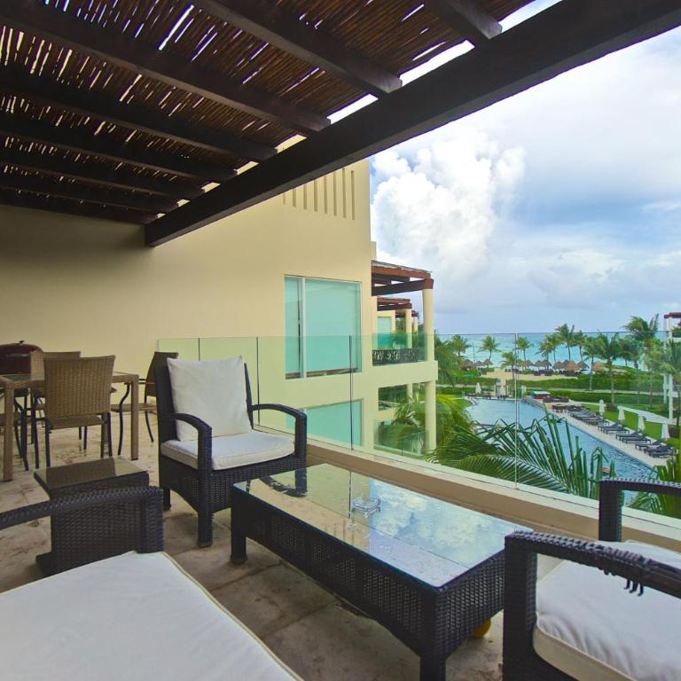 The Elements Oceanfront & Beachside Condo Hotel - Three-Bedroom Apartment with Ocean View - Penthouse - 9