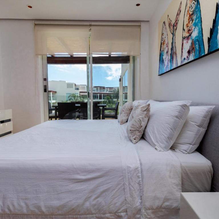 The Elements Oceanfront & Beachside Condo Hotel - Three-Bedroom Apartment with Ocean View - Penthouse - 18