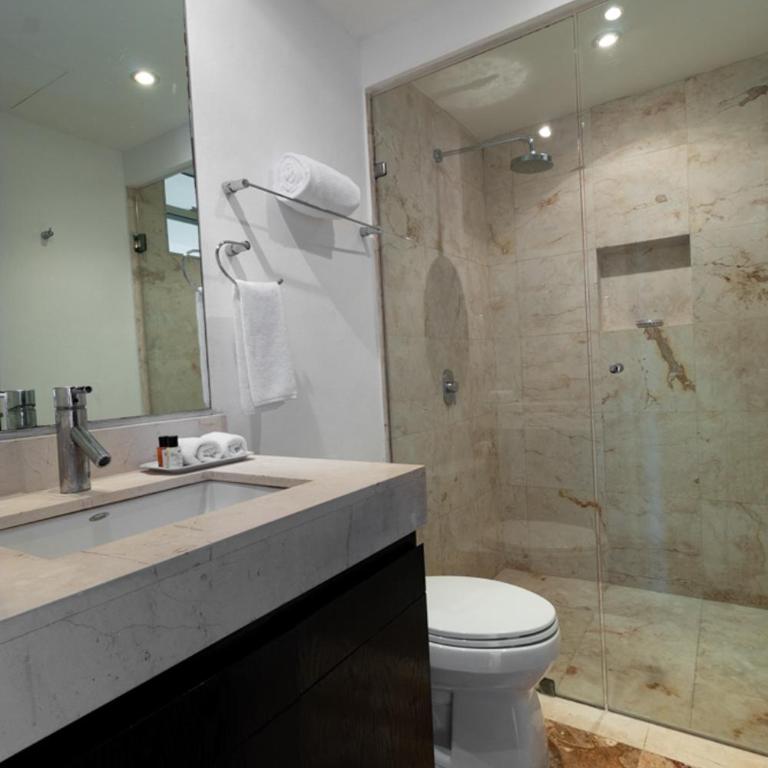 The Elements Oceanfront & Beachside Condo Hotel - Three-Bedroom Apartment with Ocean View - Penthouse - 28