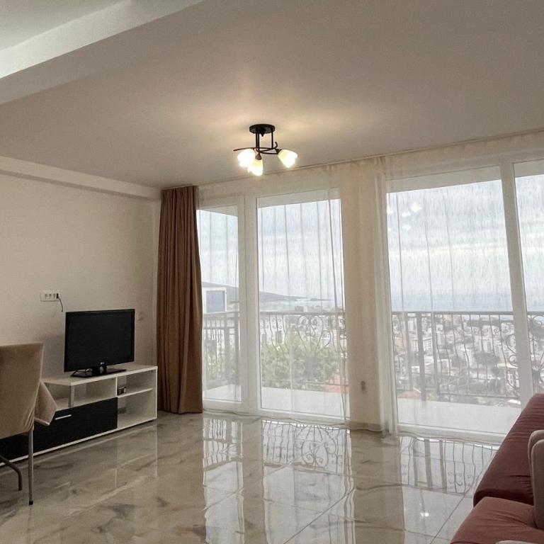 Apartment Light House - One-Bedroom Apartment with Sea View - 3