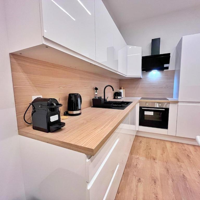 RF102 - Magnifique et spacieux 3 pièces - Appartement 2 Chambres - 27