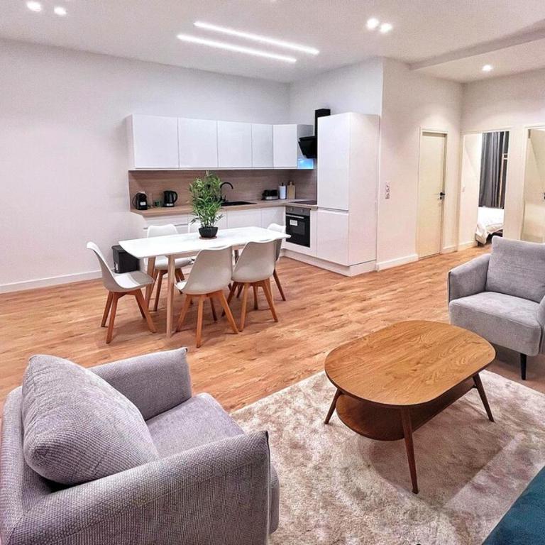 RF102 - Magnifique et spacieux 3 pièces - Appartement 2 Chambres - 36