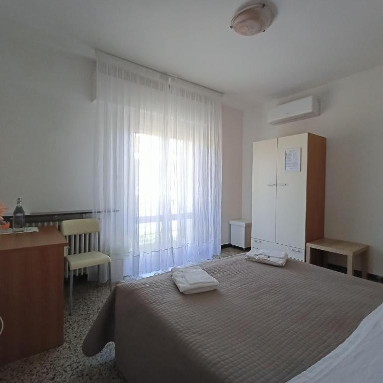 BeeLiving Room&Breakfast - Camera Matrimoniale con Bagno Privato - 7