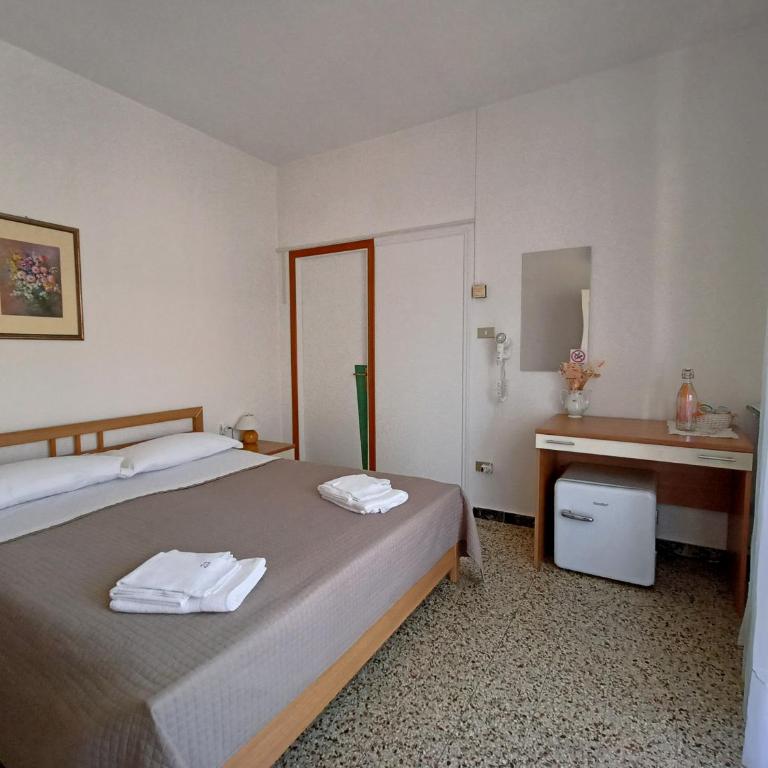 BeeLiving Room&Breakfast - Camera Matrimoniale con Bagno Privato - 9