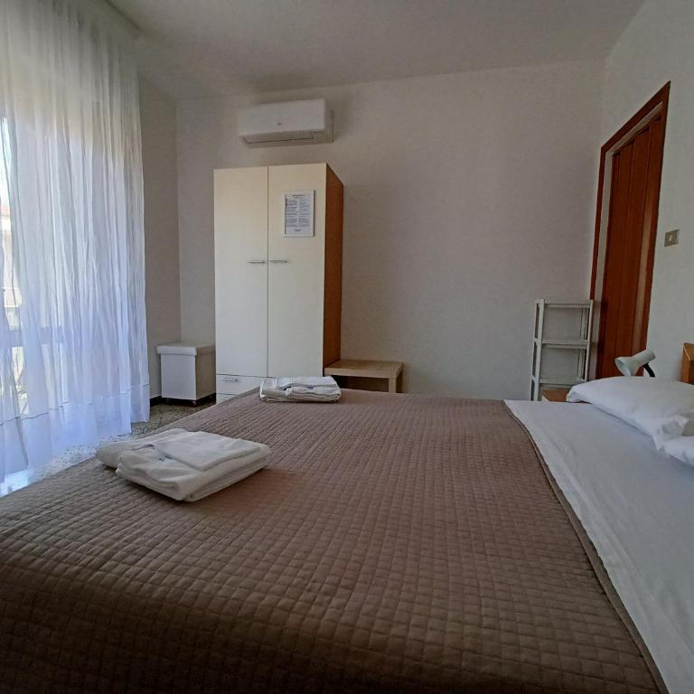 BeeLiving Room&Breakfast - Camera Matrimoniale con Bagno Privato - 10