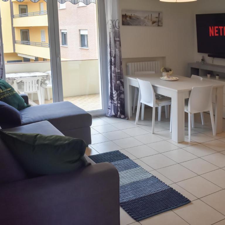 100m dal Mare Casa Vacanze per 8 a Riccione - Appartamento con 3 Camere da Letto - 1