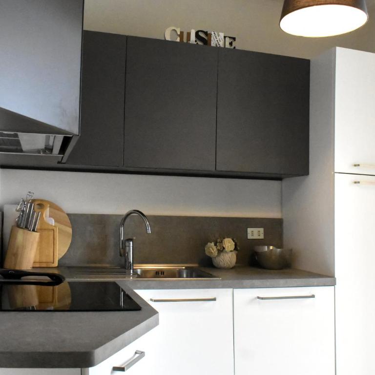 100m dal Mare Casa Vacanze per 8 a Riccione - Appartamento con 3 Camere da Letto - 4
