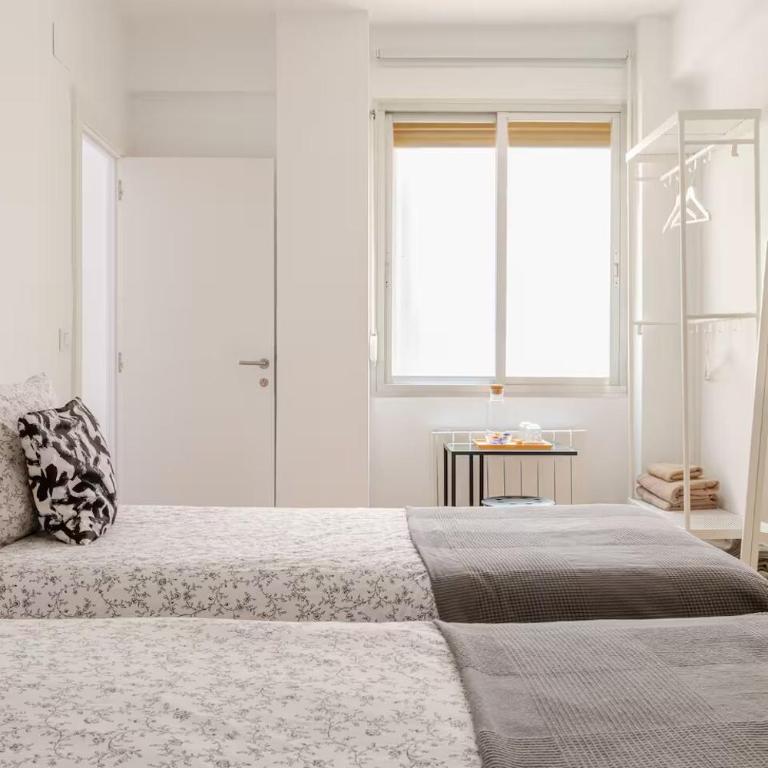 Habitación privada en el centro de Bilbao - Habitación Doble con baño compartido - 2 camas - 3
