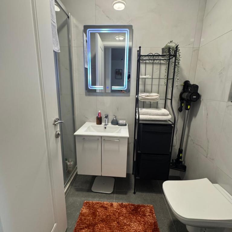 Apollo 2 - One-Bedroom Apartment - 11
