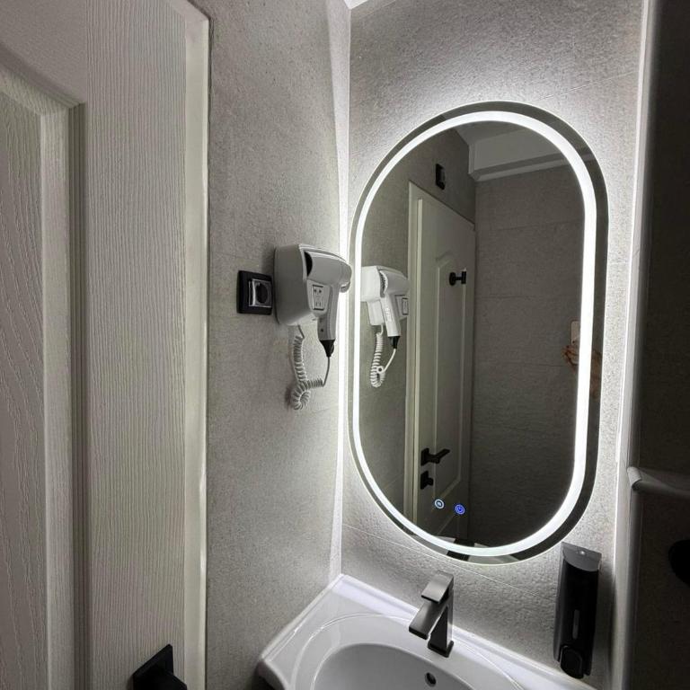 Apartments & Rooms Villa Zaad FREE PRIVATE PARKING - Deluxe Family Room - 9
