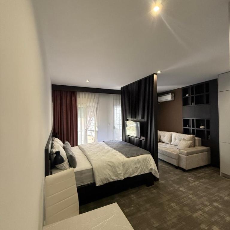 Apartments & Rooms Villa Zaad FREE PRIVATE PARKING - Deluxe Family Room - 2