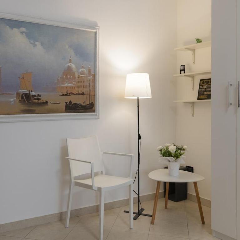 Easy Venice - Flat in Mestre - Two-Bedroom Apartment - 9