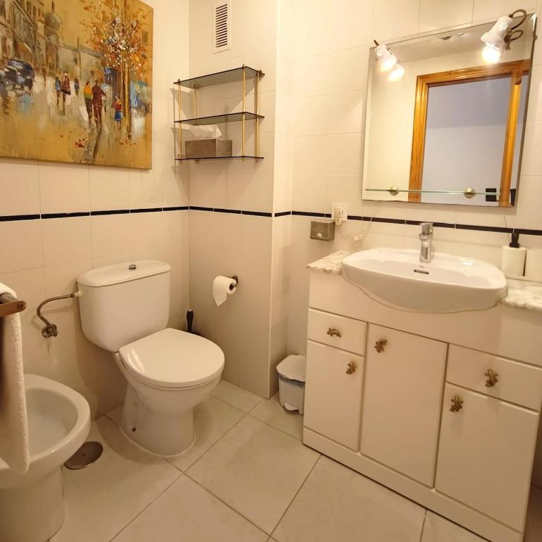 Beachfront Apartment with Sea View Balcony - Torrevieja PMT15 - One-Bedroom Apartment - 14