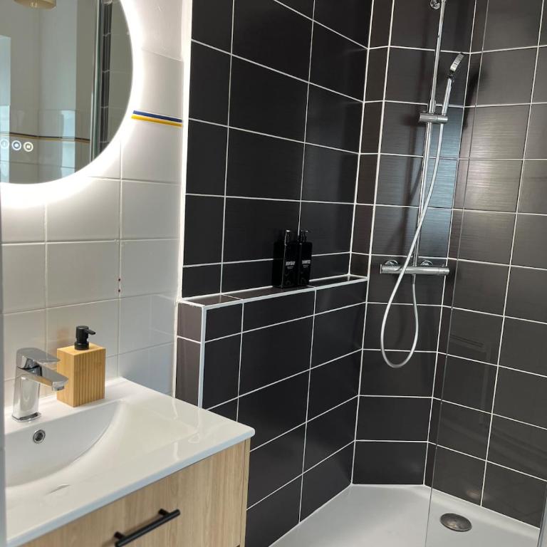 Appart Duplex Proche Centre - Appartement 2 Chambres - 26