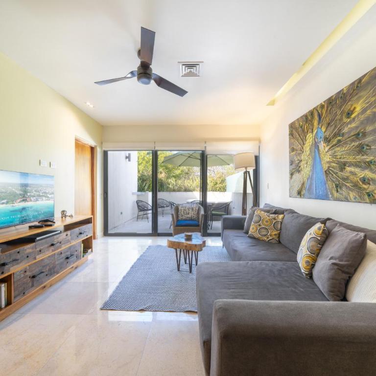 2 BR Condo with Rooftop Pool - Terrazas Condos - Apartamento de 2 dormitorios con balcón y terraza - 16