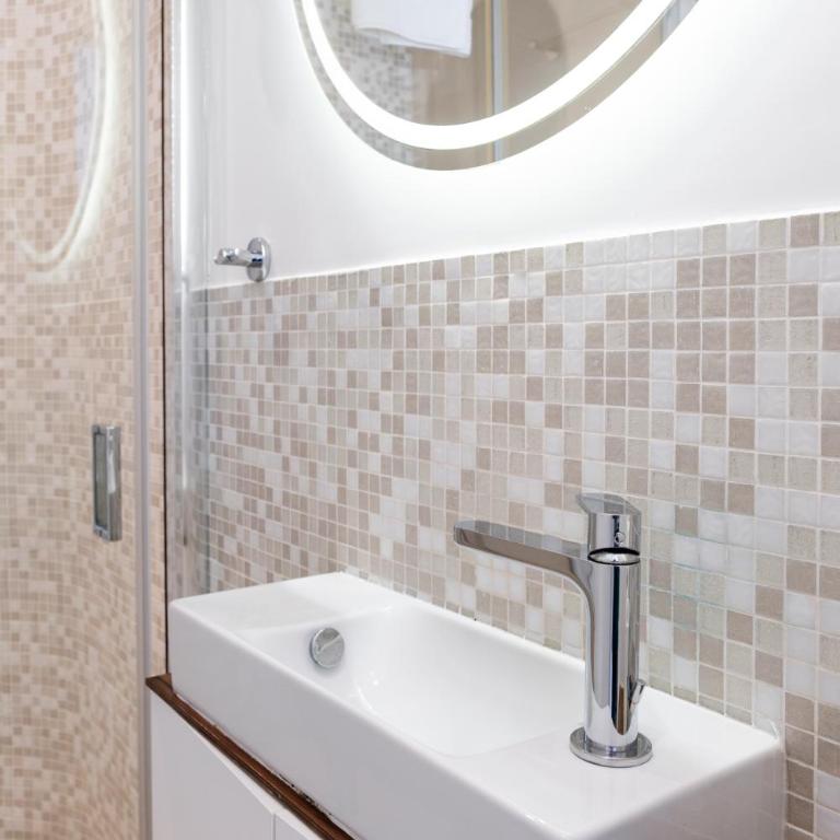 Stunning 1BR, 2BATH Apartment in the Heart of Rome 6C - Appartamento con 1 Camera da Letto - 16