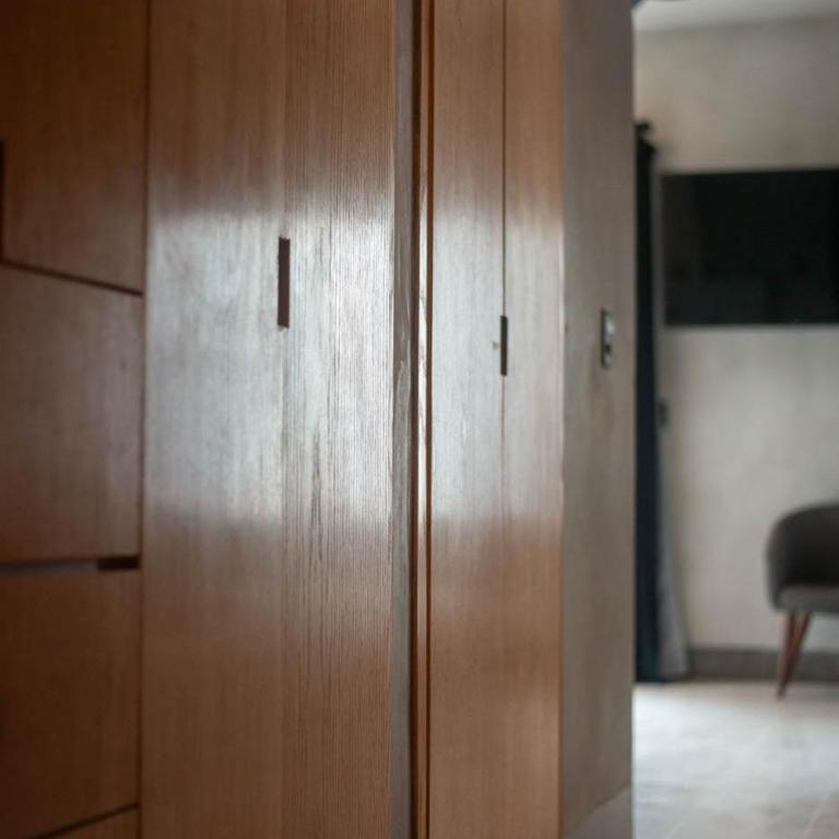 Prime 5th Ave Stay - 4BR with King Beds & City Vie - Apartment - 13