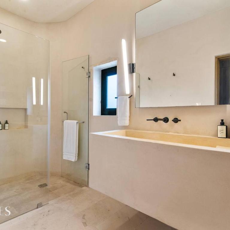 Prime 5th Ave Stay - 4BR with King Beds & City Vie - Apartment - 15