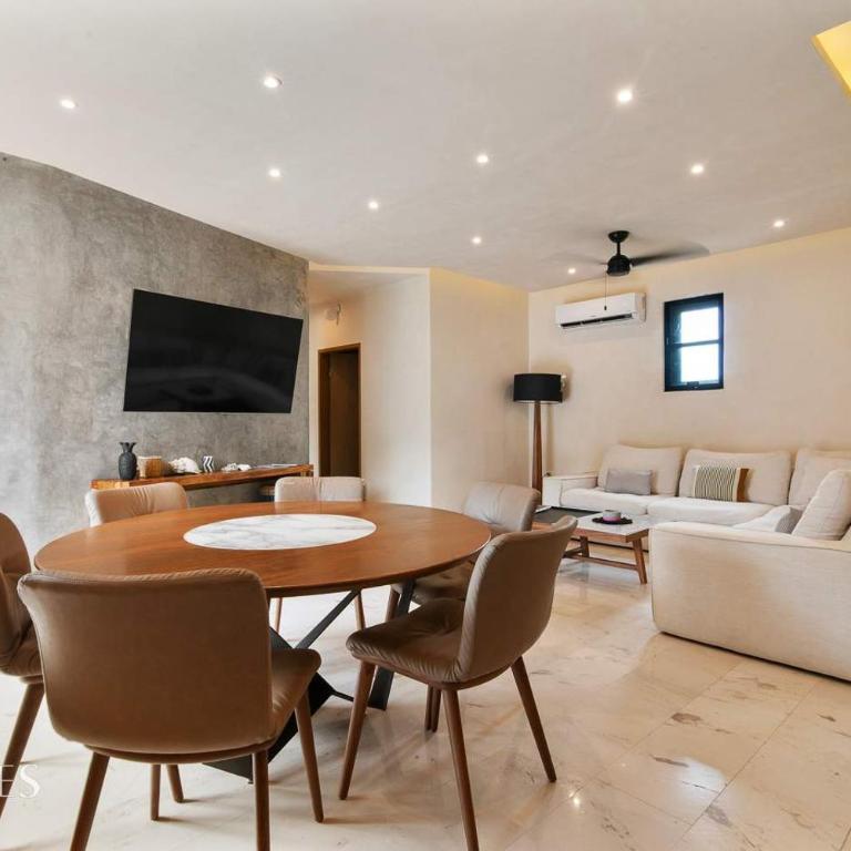 Prime 5th Ave Stay - 4BR with King Beds & City Vie - Apartment - 23