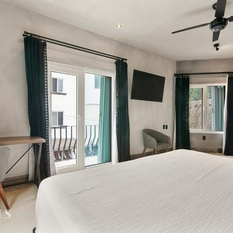 Prime 5th Ave Stay - 4BR with King Beds & City Vie - Apartment - 32