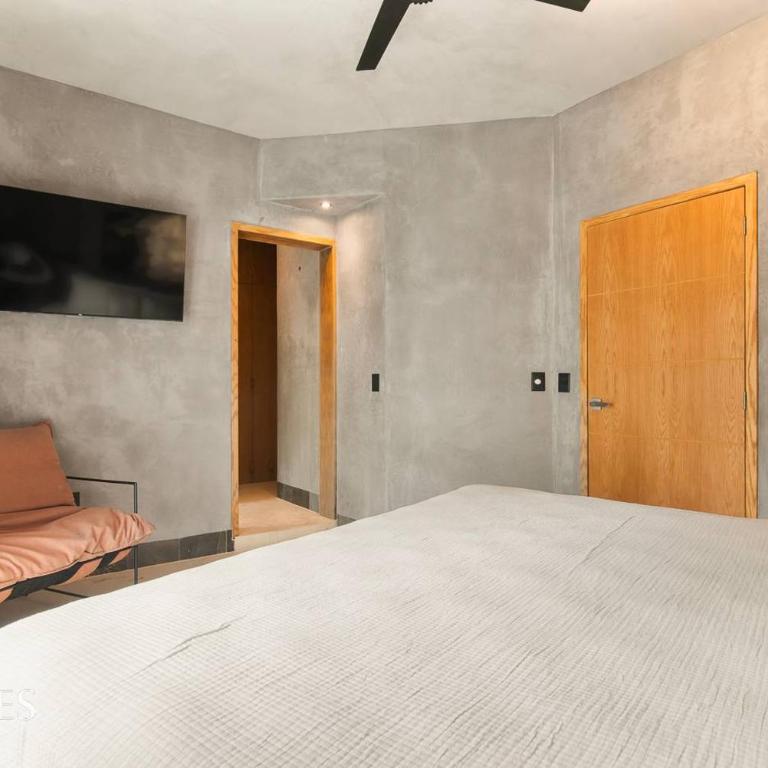 Prime 5th Ave Stay - 4BR with King Beds & City Vie - Apartment - 40