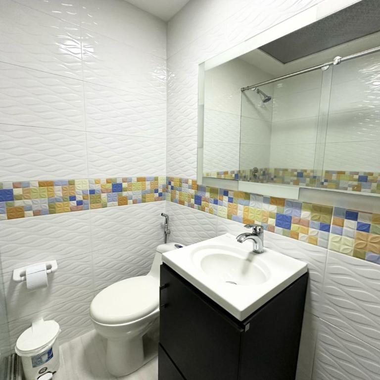 Excellent Location Ideal for Large Groups - Casa de 5 dormitorios - 6