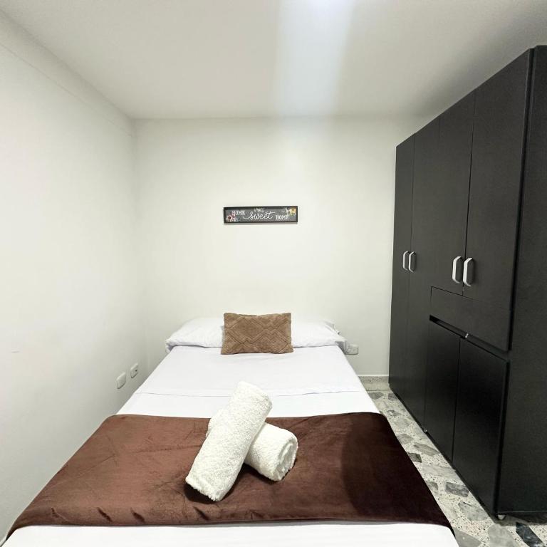 Excellent Location Ideal for Large Groups - Five-Bedroom House - 56