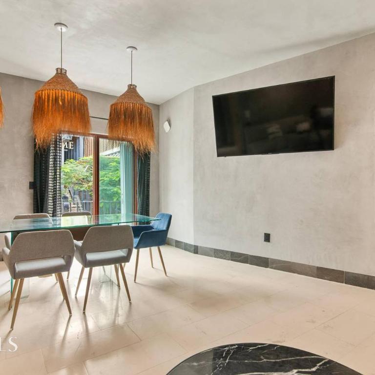 Best Spot on 5th Ave - 2BR with King Beds & Style - Apartment - 6