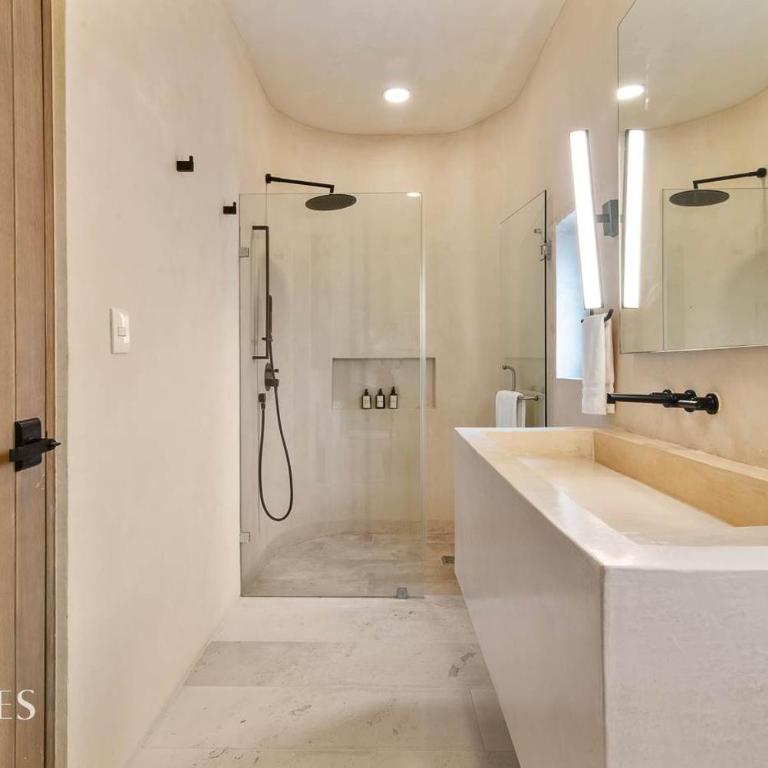 2-Bedroom Condo | Modern & Near Beach - Apartment - 19