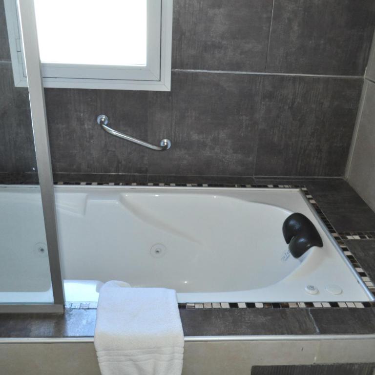 Hotel La Fontana - Habitación Cuádruple Prémium - 9