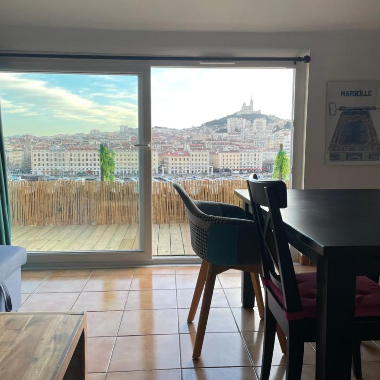 Appartement vue imprenable Vieux-Port et Notre Dame - Appartement - Vue sur Mer - 10