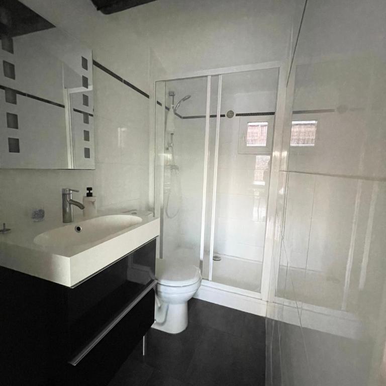 Appartement vue imprenable Vieux-Port et Notre Dame - Appartement - Vue sur Mer - 11