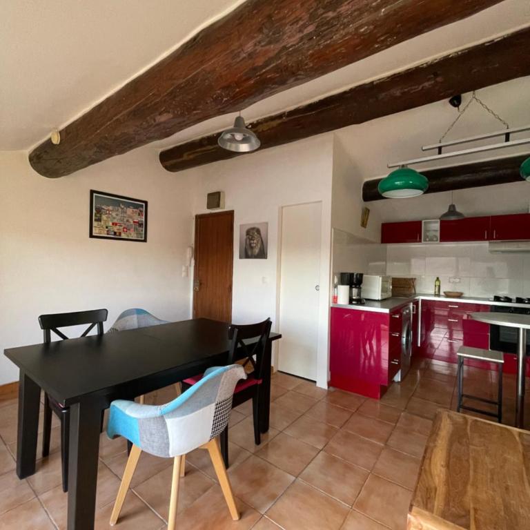 Appartement vue imprenable Vieux-Port et Notre Dame - Appartement - Vue sur Mer - 17