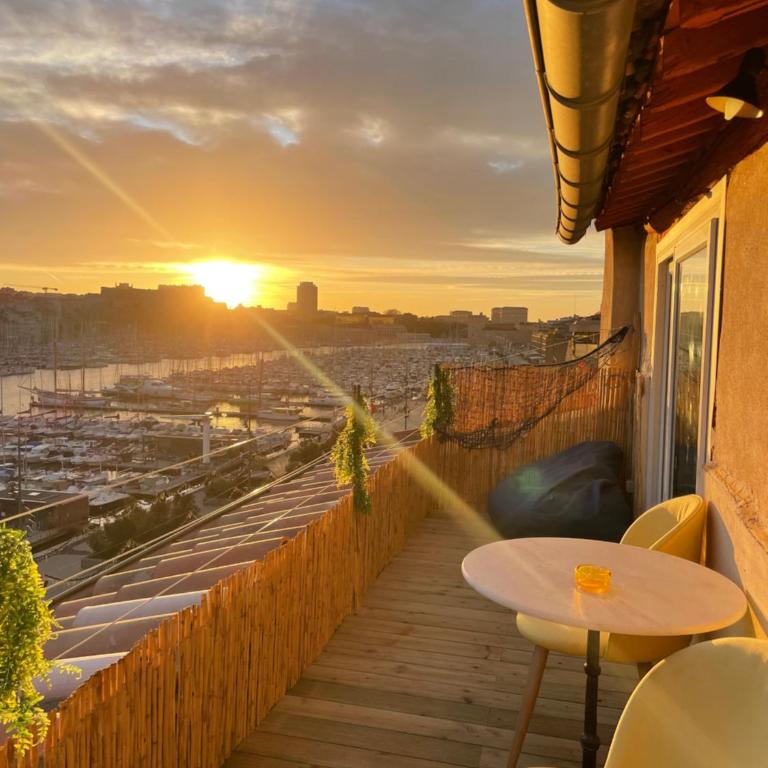 Appartement vue imprenable Vieux-Port et Notre Dame - Appartement - Vue sur Mer - 21