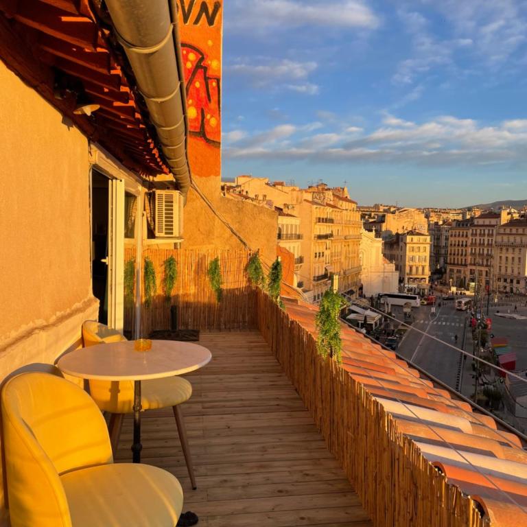 Appartement vue imprenable Vieux-Port et Notre Dame - Appartement - Vue sur Mer - 24