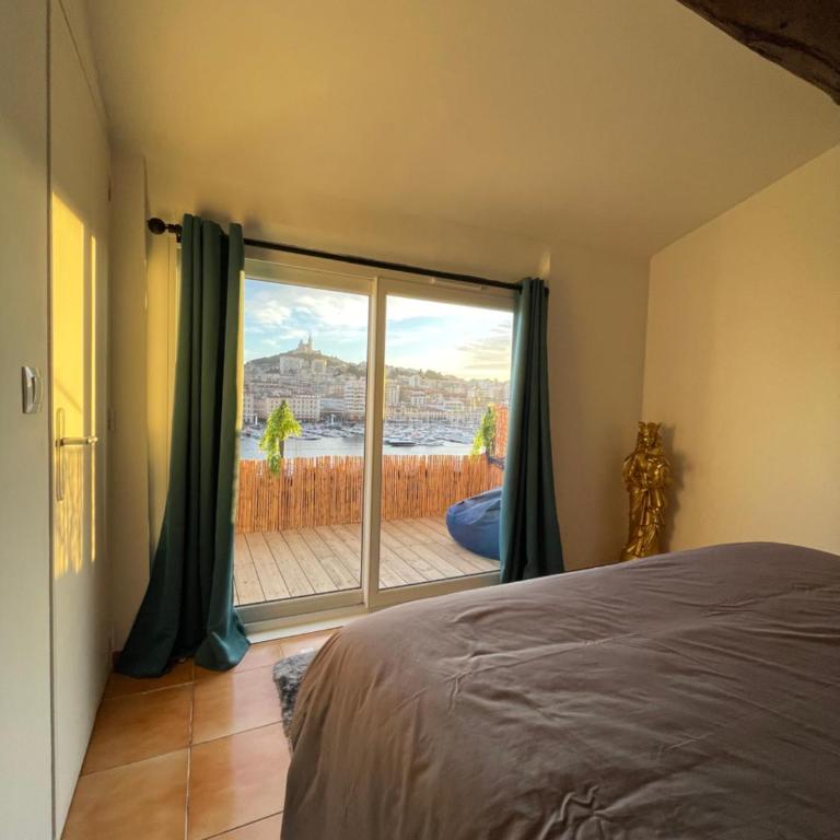 Appartement vue imprenable Vieux-Port et Notre Dame - Appartement - Vue sur Mer - 5