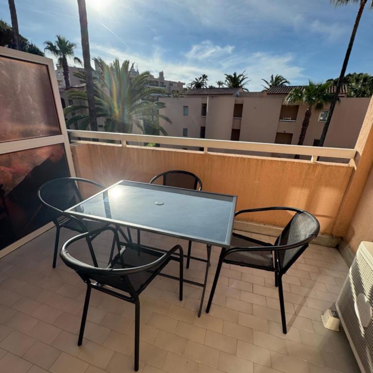 Appartement cosy avec terrasse - Appartement 1 Chambre - 6