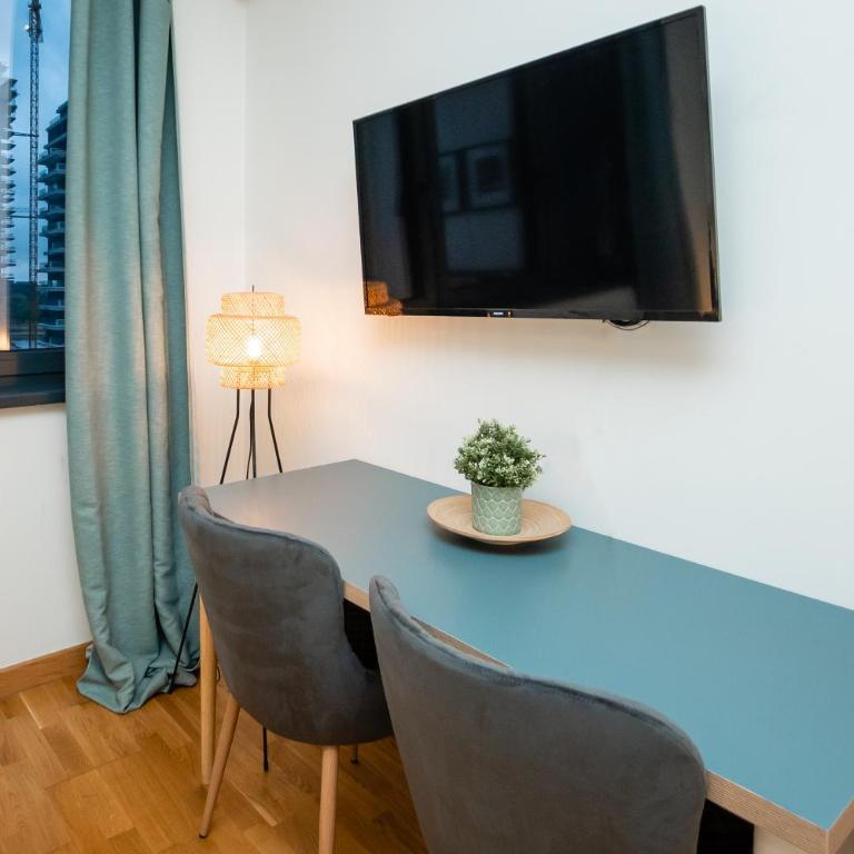 New York Belgrade Waterfront - One-Bedroom Apartment with Balcony and Water View - 8