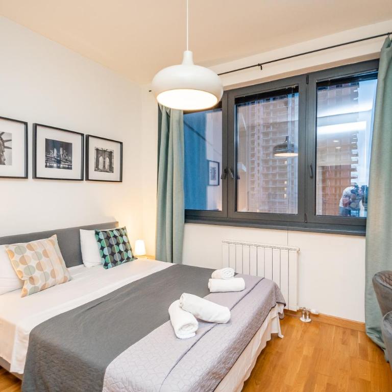 New York Belgrade Waterfront - One-Bedroom Apartment with Balcony and Water View - 11